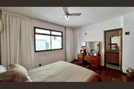 Apartamento à venda com 260m², 4 quartos e 2 vagasQuarto 1