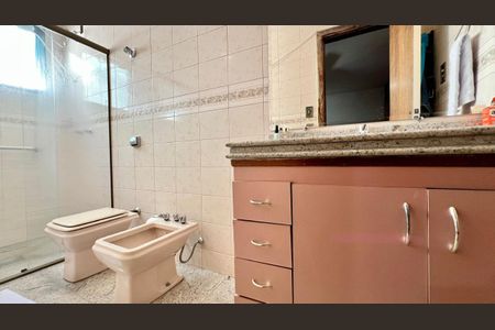 Apartamento à venda com 260m², 4 quartos e 2 vagasBanheiro