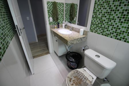 Casa de condomínio à venda com 350m², 4 quartos e 2 vagasQuarto 2 - Banheiro