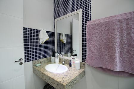 Casa de condomínio à venda com 350m², 4 quartos e 2 vagasQuarto 3 - Banheiro