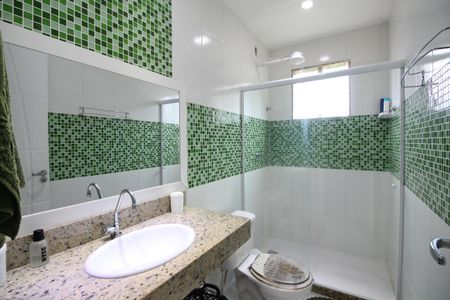 Casa de condomínio à venda com 350m², 4 quartos e 2 vagasQuarto 2 - Banheiro