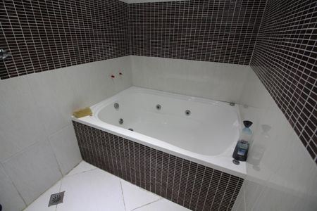 Casa de condomínio à venda com 350m², 4 quartos e 2 vagasQuarto 4 - Banheiro