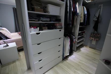 Casa de condomínio à venda com 350m², 4 quartos e 2 vagasQuarto 4 - Closet