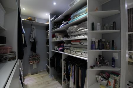 Casa de condomínio à venda com 350m², 4 quartos e 2 vagasQuarto 4 - Closet