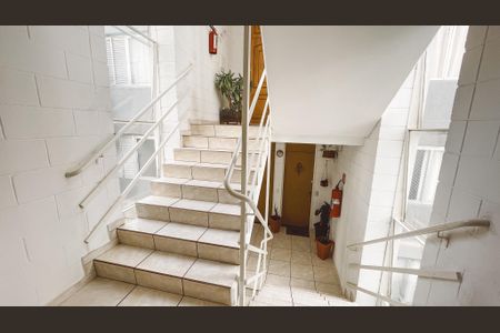 Apartamento à venda com 49m², 2 quartos e 1 vagaEscada