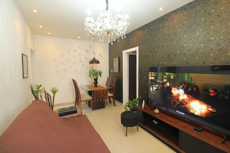 Apartamento à venda com 65m², 2 quartos e 1 vagaSala