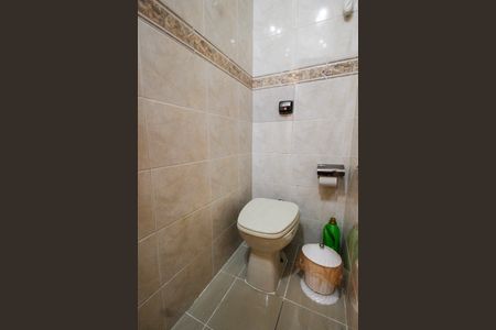 Casa à venda com 248m², 3 quartos e 2 vagasBanheiro 1