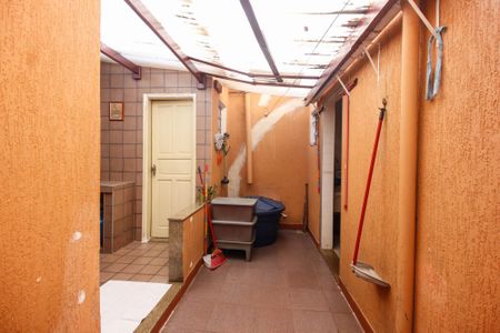 Casa à venda com 248m², 3 quartos e 2 vagasÁrea de serviço