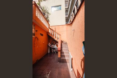 Casa à venda com 248m², 3 quartos e 2 vagasEscada