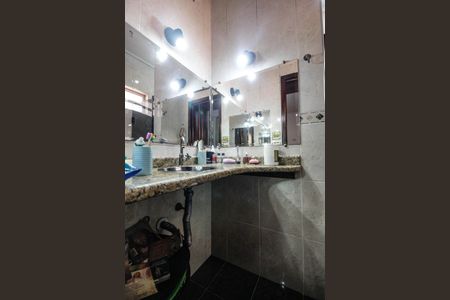 Casa à venda com 248m², 3 quartos e 2 vagasBanheiro 3