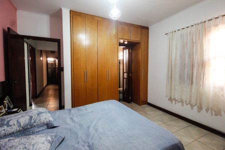 Casa à venda com 248m², 3 quartos e 2 vagasQuarto 1