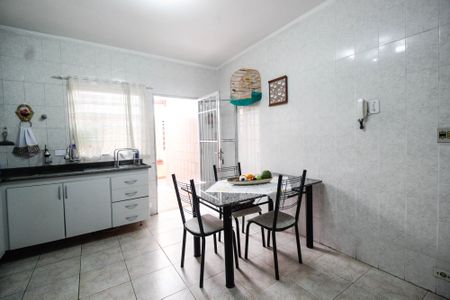 Casa à venda com 248m², 3 quartos e 2 vagasCozinha