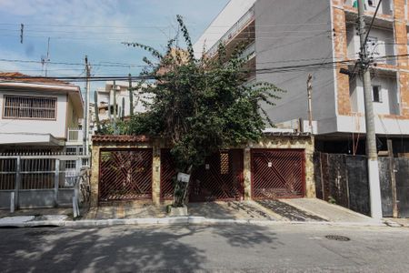 Casa à venda com 248m², 3 quartos e 2 vagasFachada