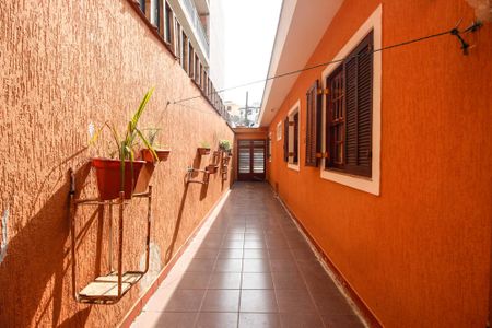 Casa à venda com 248m², 3 quartos e 2 vagasCorredor