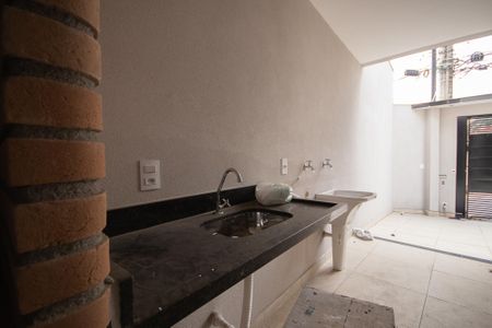 Casa à venda com 100m², 3 quartos e 2 vagas Casa à venda com 100m², 3 quartos e 2 vagasÁrea de Serviço e Churrasqueira