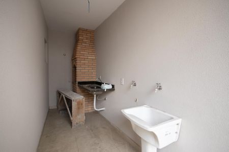 Casa à venda com 100m², 3 quartos e 2 vagas Casa à venda com 100m², 3 quartos e 2 vagasÁrea de Serviço e Churrasqueira