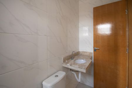 Casa à venda com 100m², 3 quartos e 2 vagas Casa à venda com 100m², 3 quartos e 2 vagasBanheiro da Suite