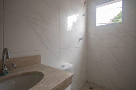 Casa à venda com 100m², 3 quartos e 2 vagas Casa à venda com 100m², 3 quartos e 2 vagasBanheiro 2