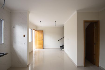 Casa à venda com 100m², 3 quartos e 2 vagas Casa à venda com 100m², 3 quartos e 2 vagasSala e Cozinha