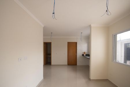 Casa à venda com 100m², 3 quartos e 2 vagas Casa à venda com 100m², 3 quartos e 2 vagasSala e Cozinha