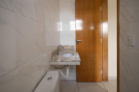 Casa à venda com 100m², 3 quartos e 2 vagas Casa à venda com 100m², 3 quartos e 2 vagasBanheiro da Suíte