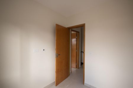 Casa à venda com 100m², 3 quartos e 2 vagas Casa à venda com 100m², 3 quartos e 2 vagasQuarto 2