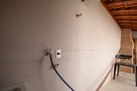 Casa à venda com 100m², 2 quartos e 2 vagasÁrea de Serviço