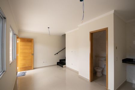 Casa à venda com 100m², 2 quartos e 2 vagasSala