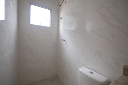 Casa à venda com 100m², 2 quartos e 2 vagasBanheiro Suite 1