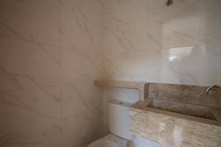 Casa à venda com 100m², 2 quartos e 2 vagasLavabo