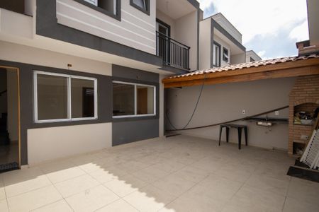 Casa à venda com 100m², 2 quartos e 2 vagasGaragem