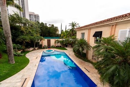 Casa de condomínio à venda com 880m², 7 quartos e 8 vagas Casa de condomínio à venda com 880m², 7 quartos e 8 vagasVaranda da Suíte 4