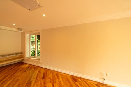 Casa de condomínio à venda com 880m², 7 quartos e 8 vagas Casa de condomínio à venda com 880m², 7 quartos e 8 vagasSala 2