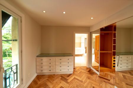 Casa de condomínio à venda com 880m², 7 quartos e 8 vagas Casa de condomínio à venda com 880m², 7 quartos e 8 vagasSuíte 2