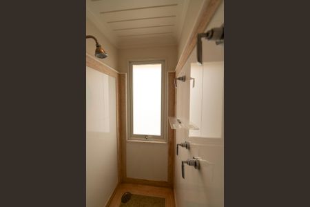 Casa de condomínio à venda com 880m², 7 quartos e 8 vagas Casa de condomínio à venda com 880m², 7 quartos e 8 vagasBanheiro da Suíte 1