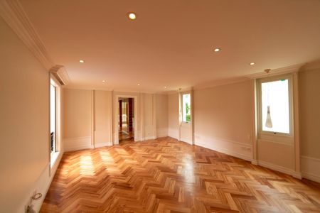 Casa de condomínio à venda com 880m², 7 quartos e 8 vagas Casa de condomínio à venda com 880m², 7 quartos e 8 vagasQuarto 1