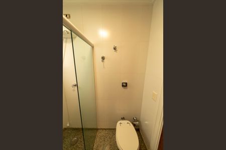 Casa de condomínio à venda com 880m², 7 quartos e 8 vagas Casa de condomínio à venda com 880m², 7 quartos e 8 vagasBanheiro de serviço