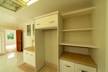 Casa de condomínio à venda com 880m², 7 quartos e 8 vagas Casa de condomínio à venda com 880m², 7 quartos e 8 vagasCozinha