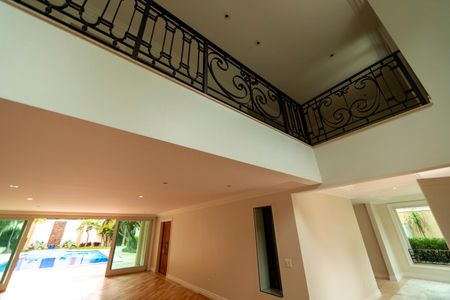 Casa de condomínio à venda com 880m², 7 quartos e 8 vagas Casa de condomínio à venda com 880m², 7 quartos e 8 vagasSala 1