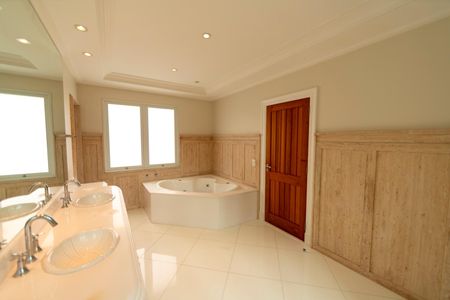 Casa de condomínio à venda com 880m², 7 quartos e 8 vagas Casa de condomínio à venda com 880m², 7 quartos e 8 vagasBanheiro da Suíte 2