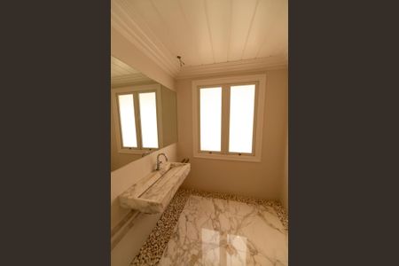 Casa de condomínio à venda com 880m², 7 quartos e 8 vagas Casa de condomínio à venda com 880m², 7 quartos e 8 vagasLavabo