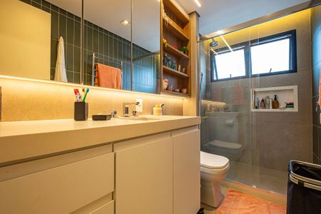 Apartamento à venda com 71m², 1 quarto e 1 vaga Apartamento à venda com 71m², 1 quarto e 1 vagaBanheiro da Suíte