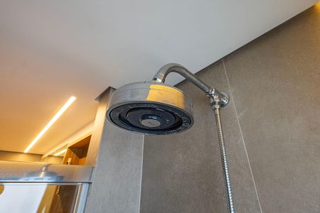 Apartamento à venda com 71m², 1 quarto e 1 vaga Apartamento à venda com 71m², 1 quarto e 1 vagaBanheiro da Suíte