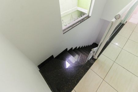 Casa à venda com 115m², 3 quartos e 1 vagaEscada