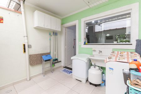 Casa à venda com 115m², 3 quartos e 1 vagaÁrea de Serviço - Churrasqueira