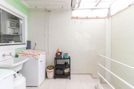 Casa à venda com 115m², 3 quartos e 1 vagaÁrea de Serviço - Churrasqueira