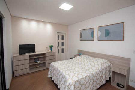 Casa à venda com 250m², 4 quartos e 2 vagasSuíte 1