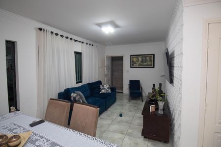 Casa à venda com 250m², 4 quartos e 2 vagasSala