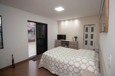 Casa à venda com 250m², 4 quartos e 2 vagasSuíte 1