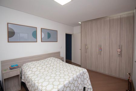 Casa à venda com 250m², 4 quartos e 2 vagasSuíte 1